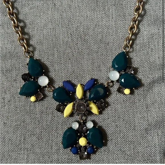 Statement Necklace - Picture 3 of 5